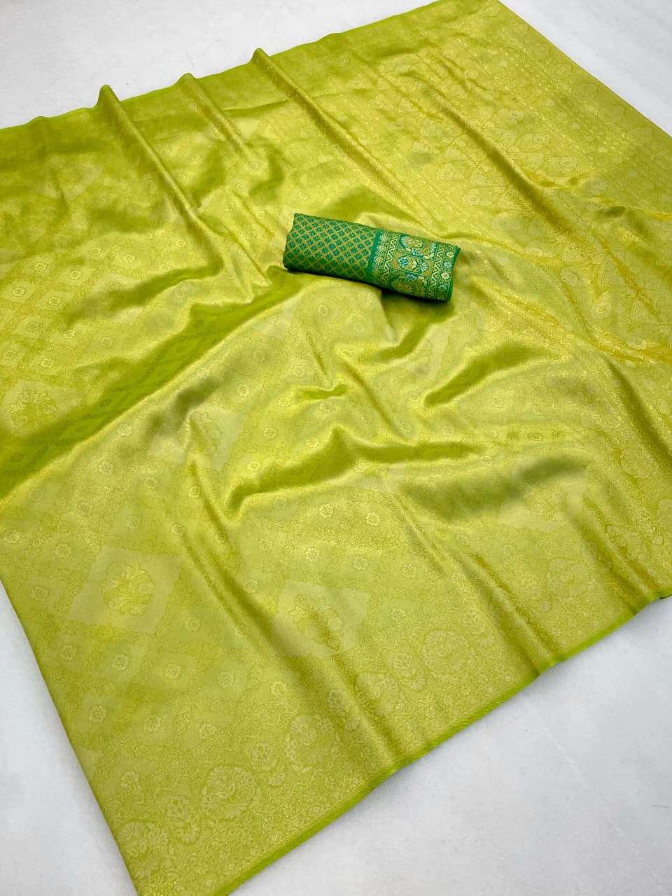 PREMIUM KANJIVARAM SILK ELEGANT ZARI WOVEN SAREE AT WHOLESALE PRICE