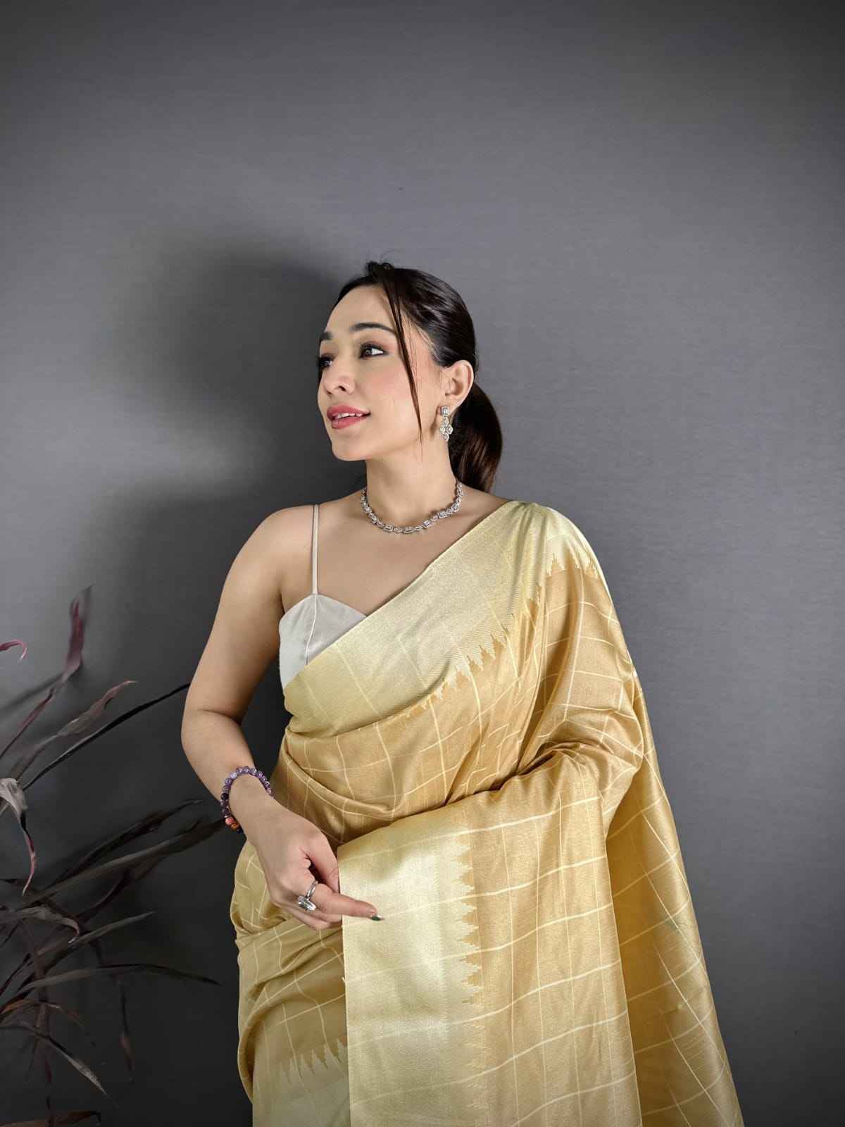 RAW SILK TEMPLE WEAVING BORDER SAREE AT WHOLESALE PRICE