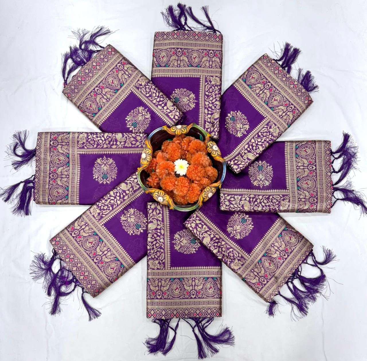 SOFT SILK RICH PALLU AND JACQUARD WORK SAREE CODE 6074 AT WHOLESALE PRICE