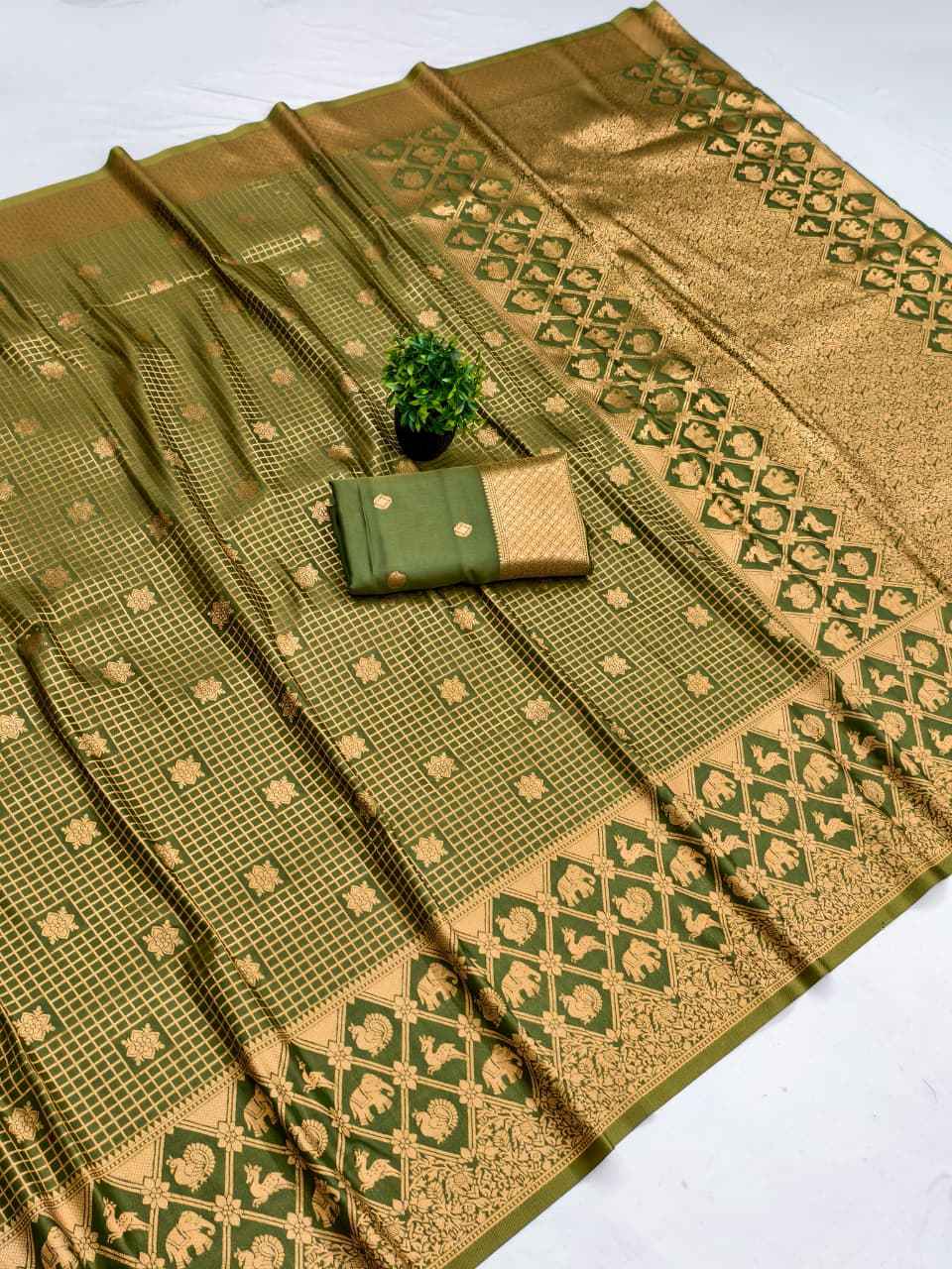 BANARASI SOFT SILK SOUTH PATTU ZARI WEAVING SAREE 