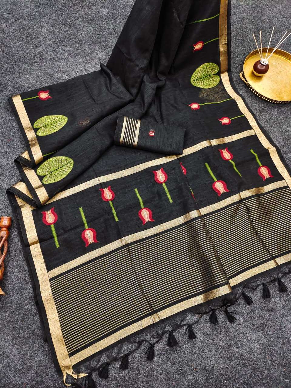 PREMIUM SOFT PURE LINEN SILK ZARI WEAVING SAREE AT WHOLESALE PRICE 