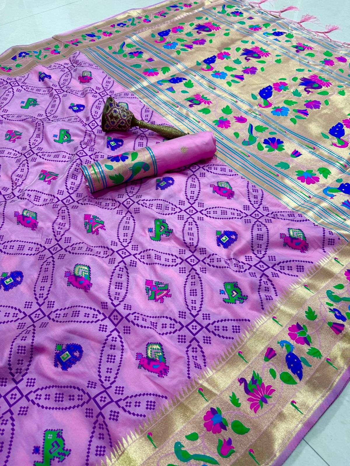 PURE SOFT KANCHIVRAM BANDHANI PATOLA PAITHANI SILK ZARI WEAVING SAREE AT WHOLESALE PRICE