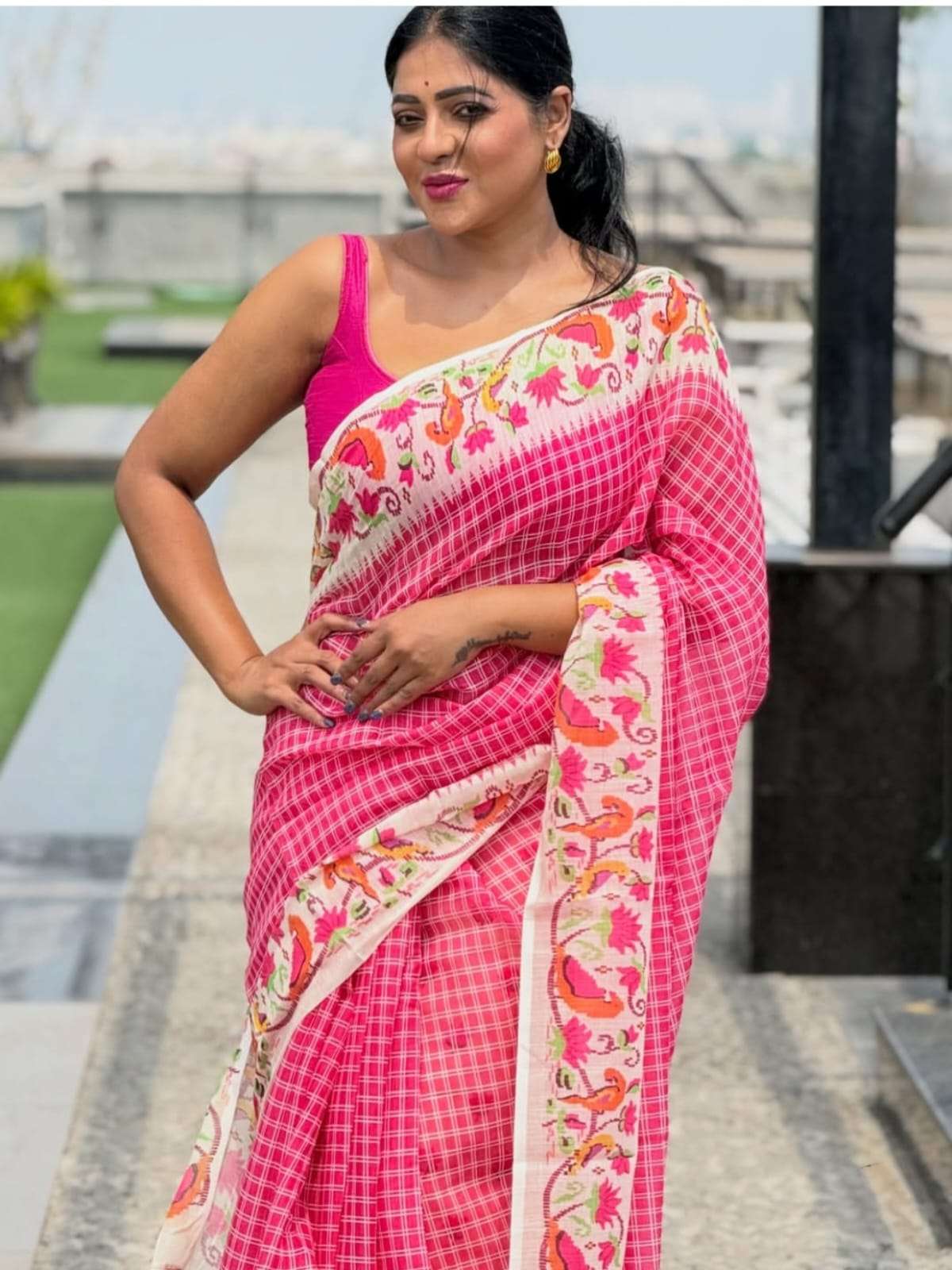PLAIN LINEN DIGITAL PRINTED SAREE CODE MG660