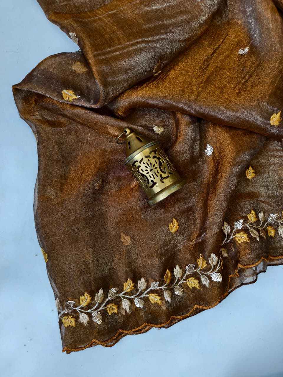 PURE CRUSH CHIFFON LEAF PATTERN THREAD EMBROIDERED SAREE