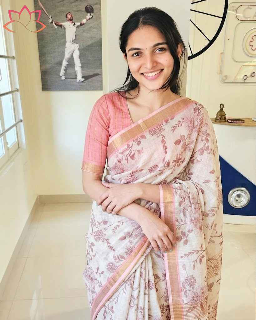 SOFT LINEN DIGITAL PRINTED GOLD ZARI BORDER SAREE 1