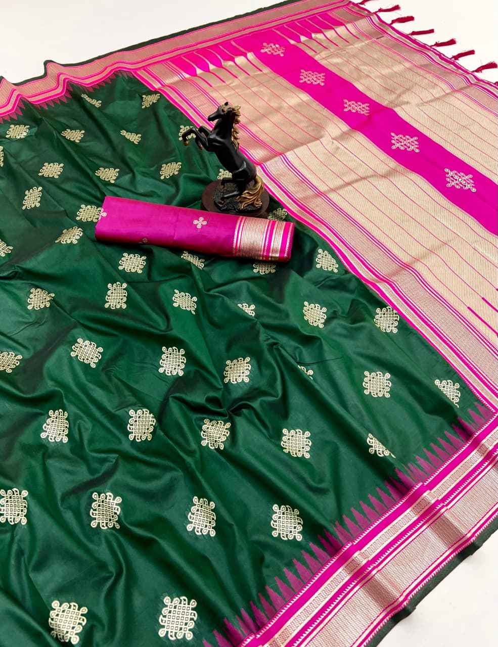 SOFT SILK TRADITONAL KOLAM STYLE ZARI WEAVING SAREE AT WHOLESALE PRICE