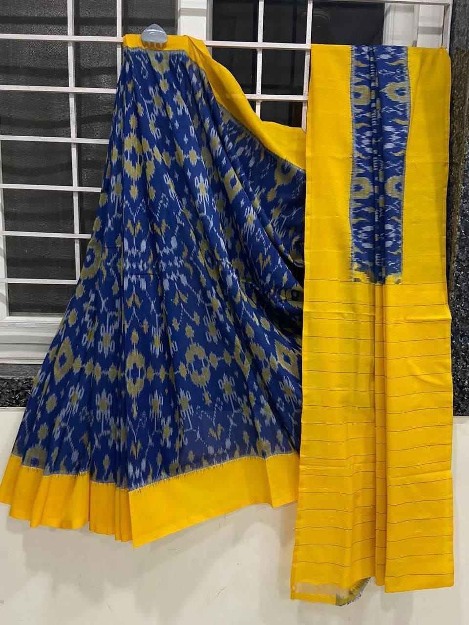 PLAIN LINEN DIGITAL PRINTED SAREE CODE MG457