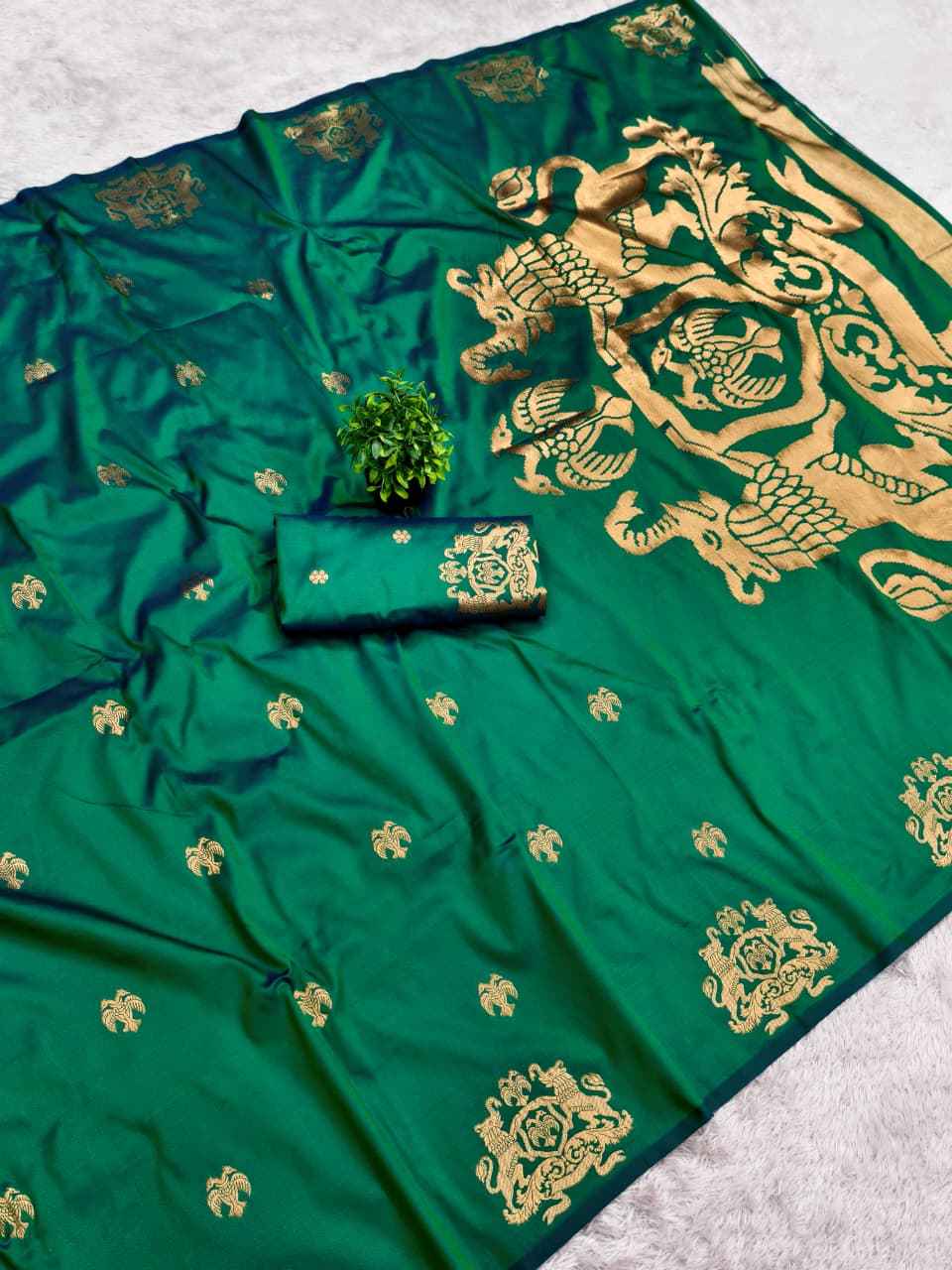 PURE BANARASI SILK SELF DELICATE ZARI WEAVING SAREE 