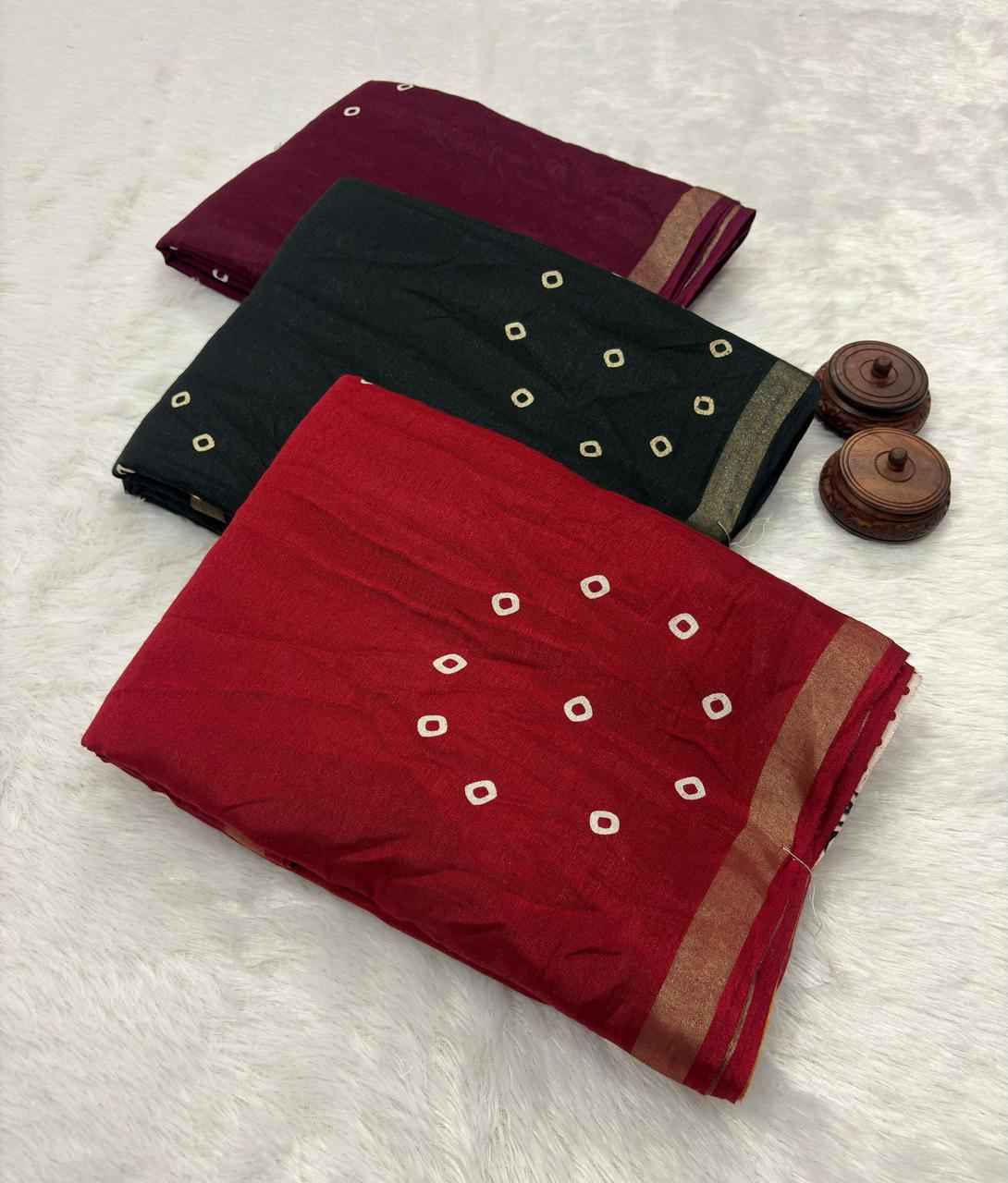 SOFT MUL MUL COTTON WITH ZARI WEAVING BORDER SAREE 2