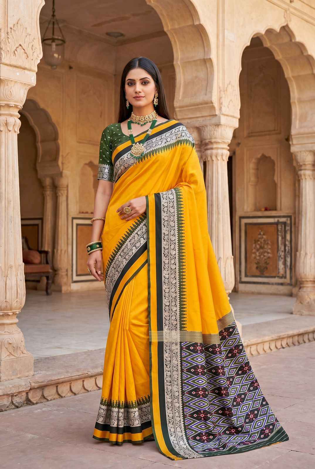 SOFT SMOOTH SILK SELF ZARI WEAVING PATOLA STYLE SAREE