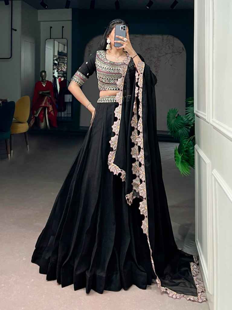 AURUM GEORGETTE THREAD & SEQUINS EMBROIDERY WORK LEHENGA CHOLI