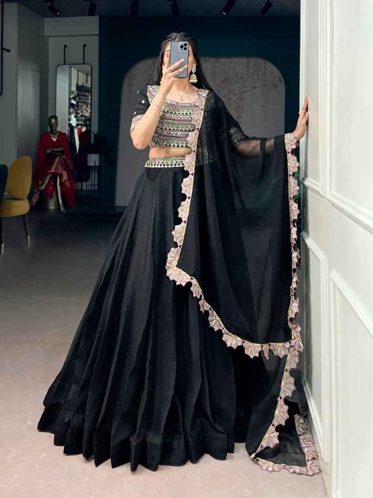 AURUM GEORGETTE THREAD & SEQUINS EMBROIDERY WORK LEHENGA CHOLI