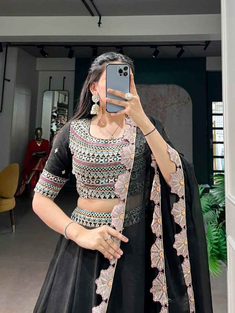 AURUM GEORGETTE THREAD & SEQUINS EMBROIDERY WORK LEHENGA CHOLI