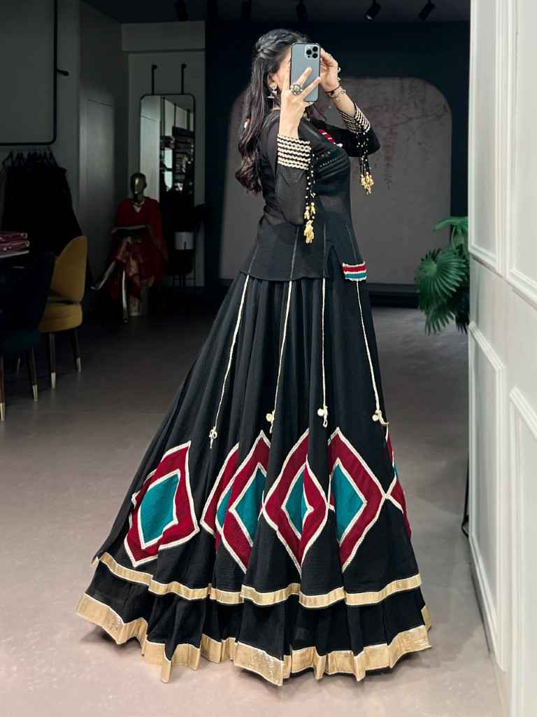 MARBLE DANGLING COWRIE BELL DETAILING NAVRATRI LEHENGA CHOLI 