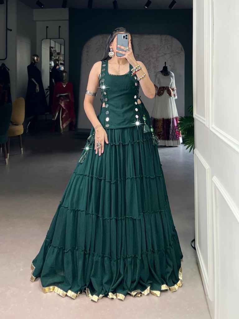 FEATHER LIGHT DESIGNER NAVRATRI LEHENGA CHOLI