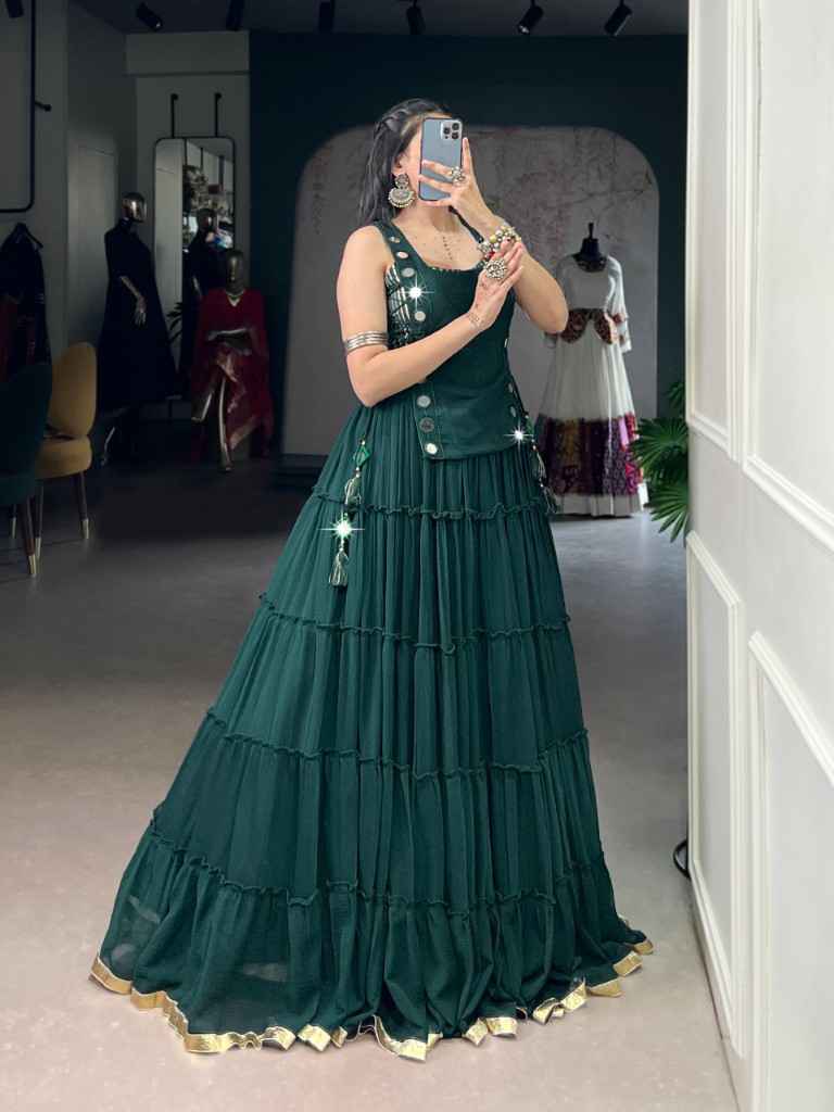 FEATHER LIGHT DESIGNER NAVRATRI LEHENGA CHOLI