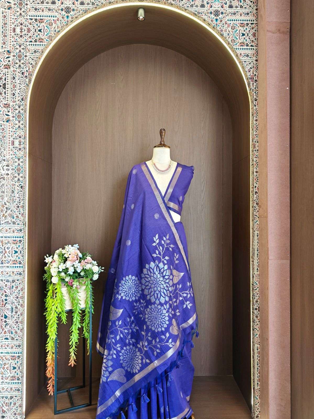 PREMIUM SOFT KHADI RAW SILK FLORAL ZARI WEAVING SAREE 