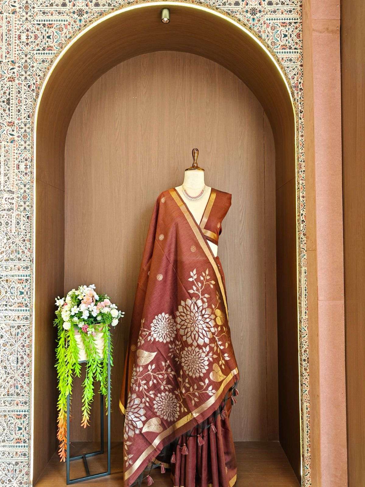 PREMIUM SOFT KHADI RAW SILK FLORAL ZARI WEAVING SAREE 