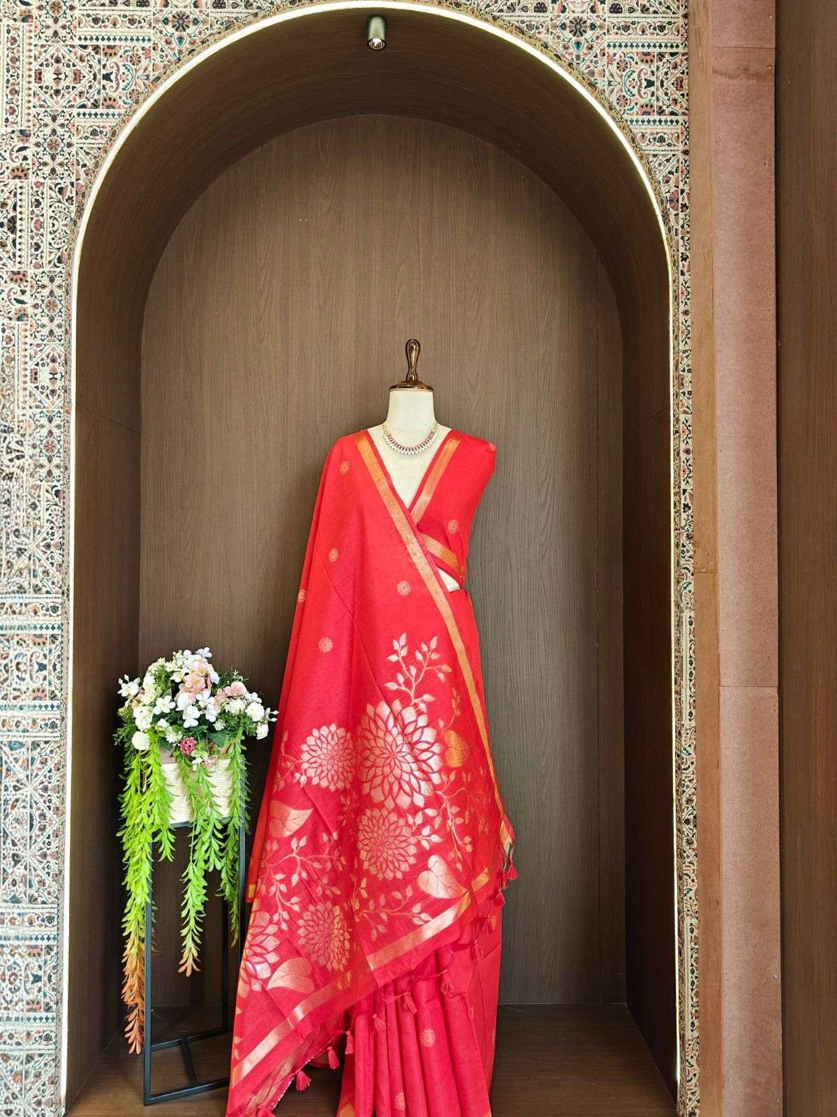 PREMIUM SOFT KHADI RAW SILK FLORAL ZARI WEAVING SAREE 