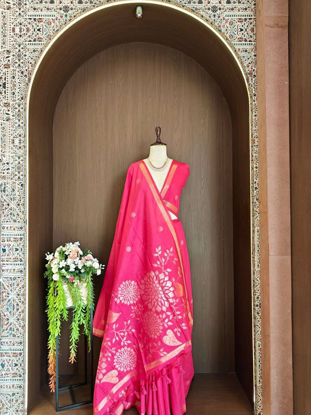 PREMIUM SOFT KHADI RAW SILK FLORAL ZARI WEAVING SAREE 