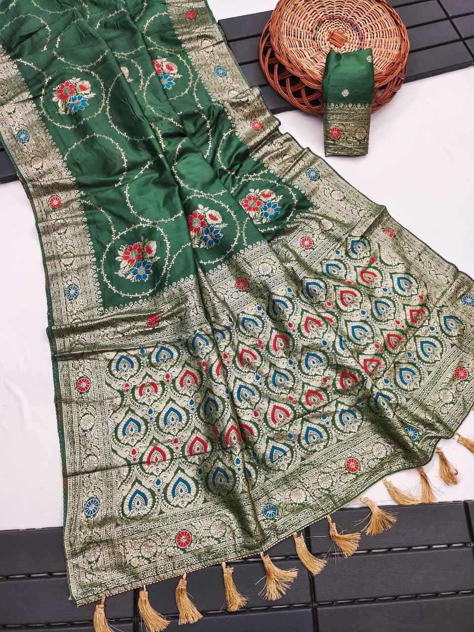 PURE SOFT RUSSIAN SILK MEENAKARI ZARI WOOVEN SAREE 1