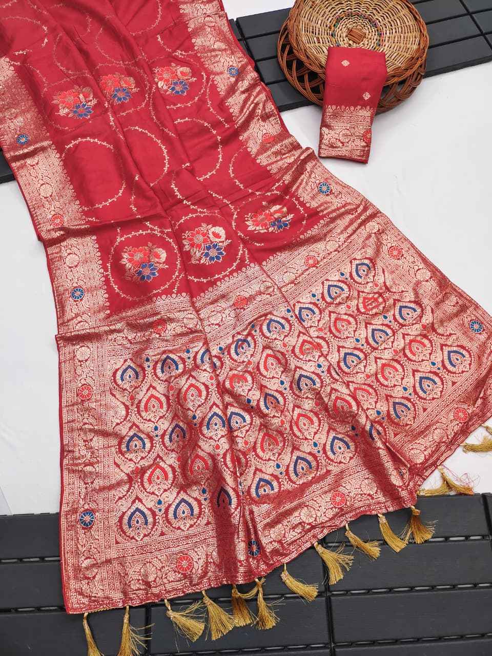 PURE SOFT RUSSIAN SILK MEENAKARI ZARI WOOVEN SAREE 1