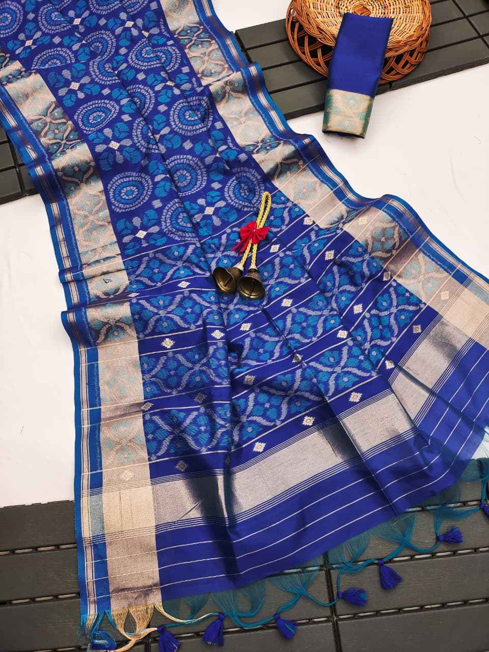 SOFT DESI RAW SILK POCHAMPALI IKKAT WEAVED SAREE 