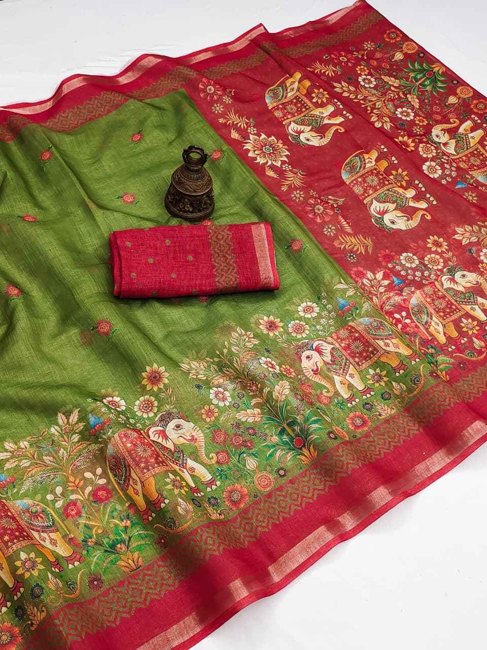 SOFT LINEN DIGITAL PRINTED GOLD ZARI BORDER SAREE 3
