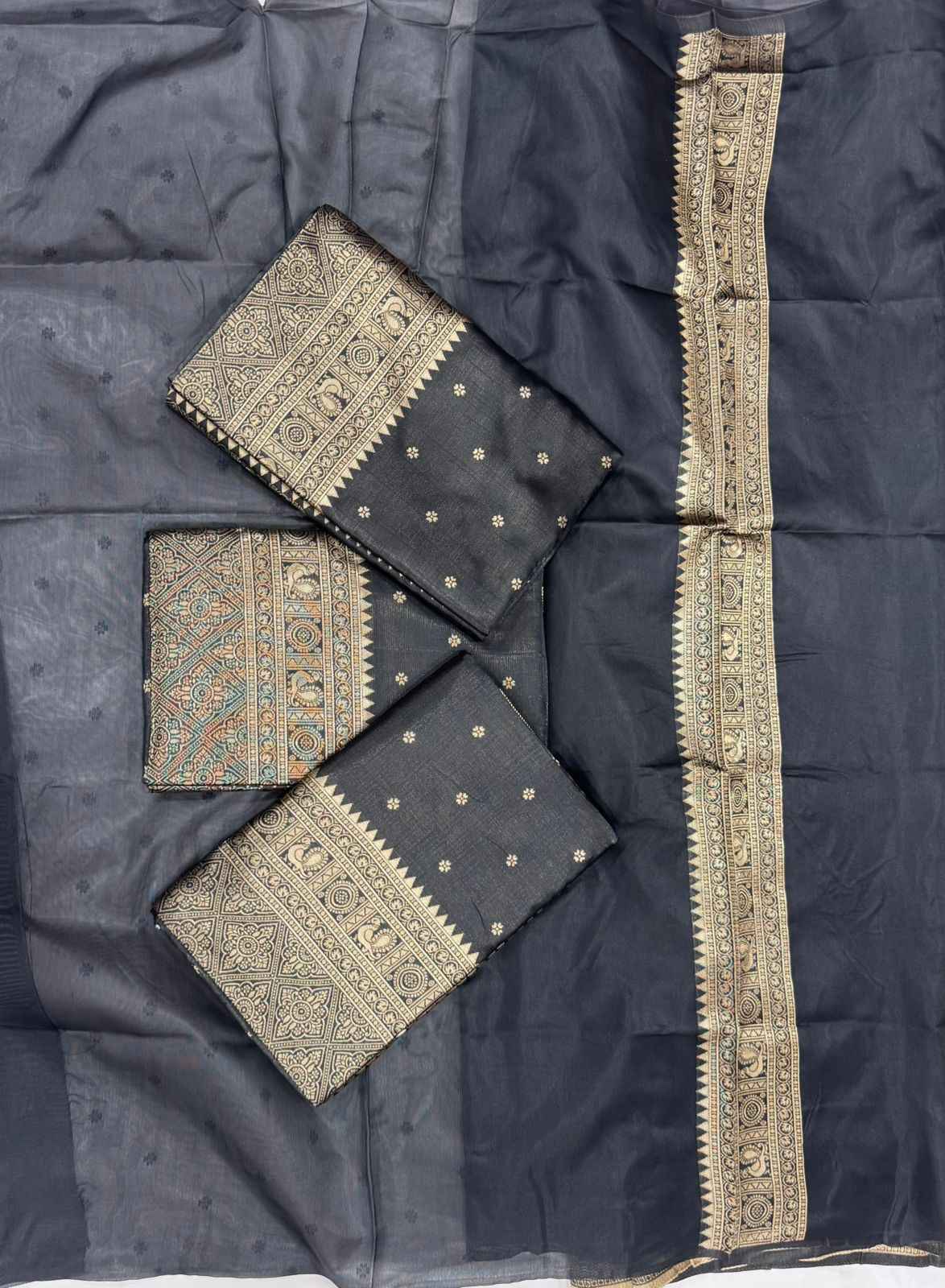 SOFT SILK RICH PALLU AND JACQUARD WORK SAREE CODE 303