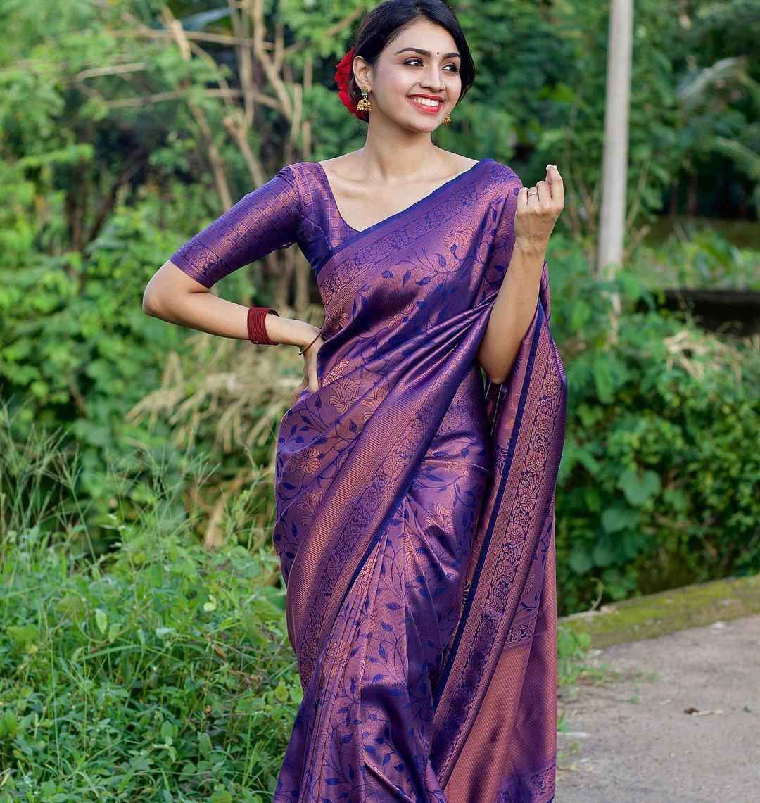 SOFT SILK RICH PALLU AND JACQUARD WORK SAREE CODE 4054