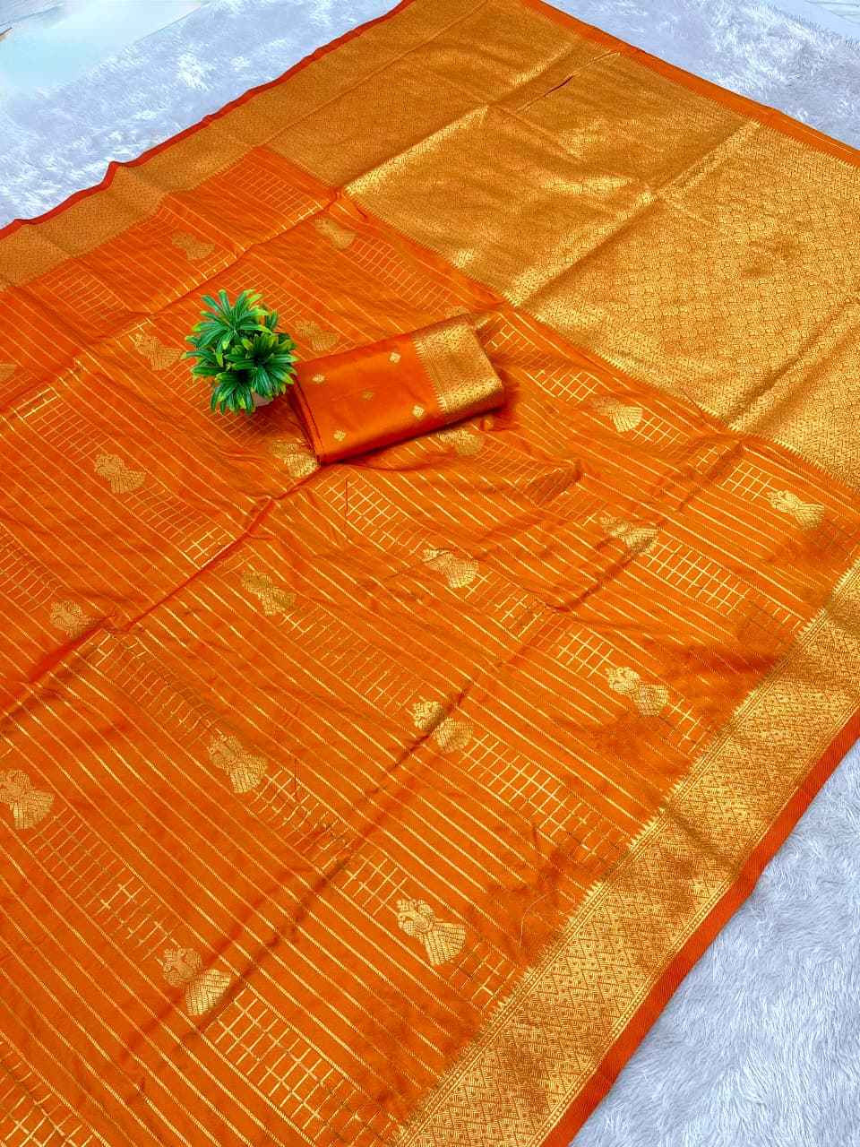 BANARASI SOFT SILK CHECKED FLORAL ZARI WEAVING SAREE