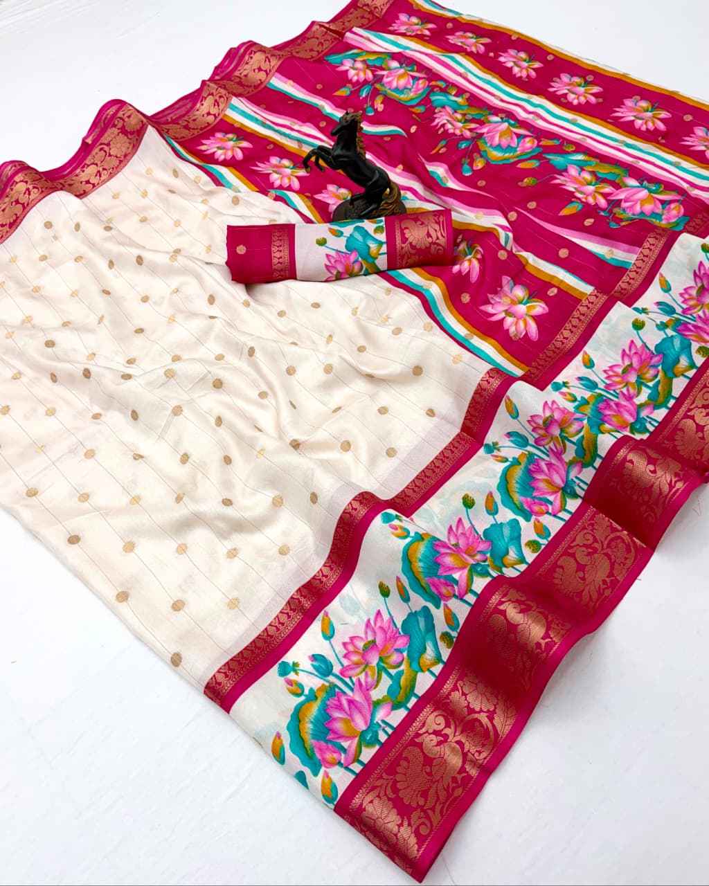 DOLA SILK DIGITAL PRINT PREMIUM ZARI BORDER SAREE 