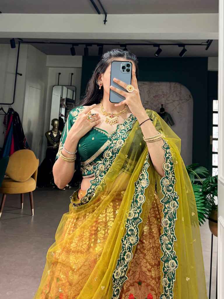 JACQUARD SILK ZARI WOVEN LEHENGA CHOLI