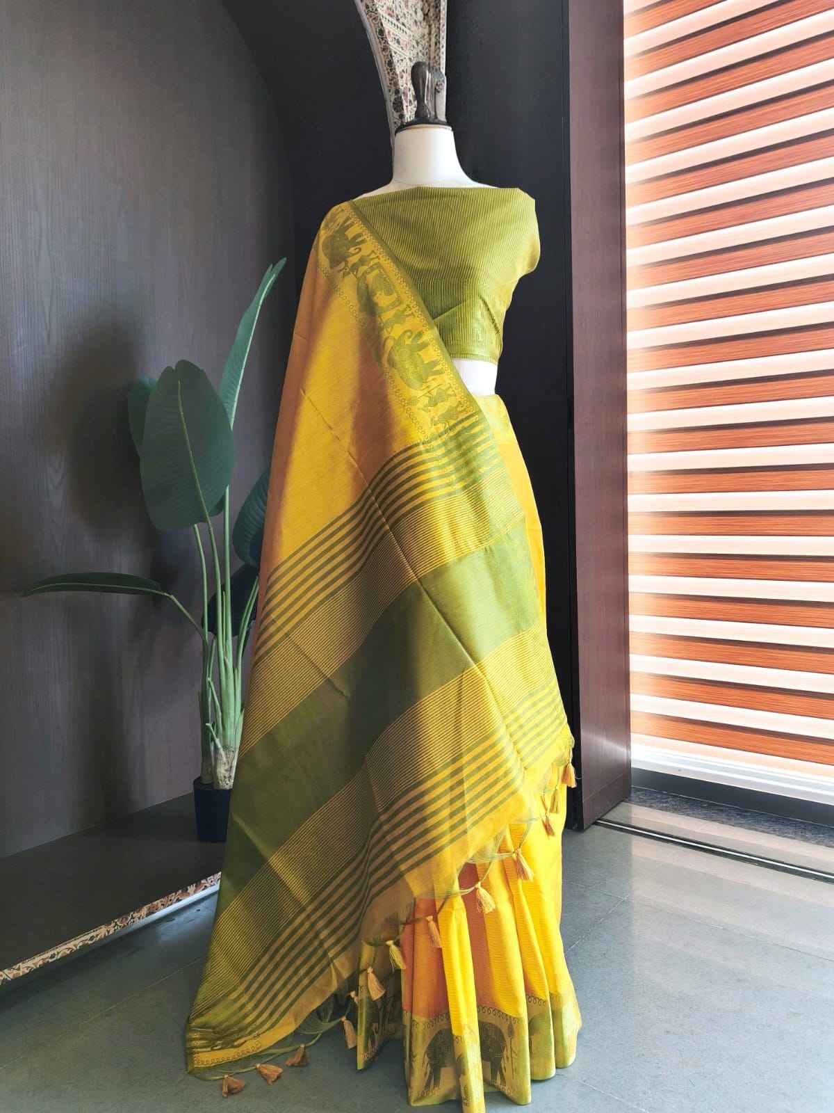 PREMIUM KHADI RAW SILK LINING ZARI WEAVING SAREE 