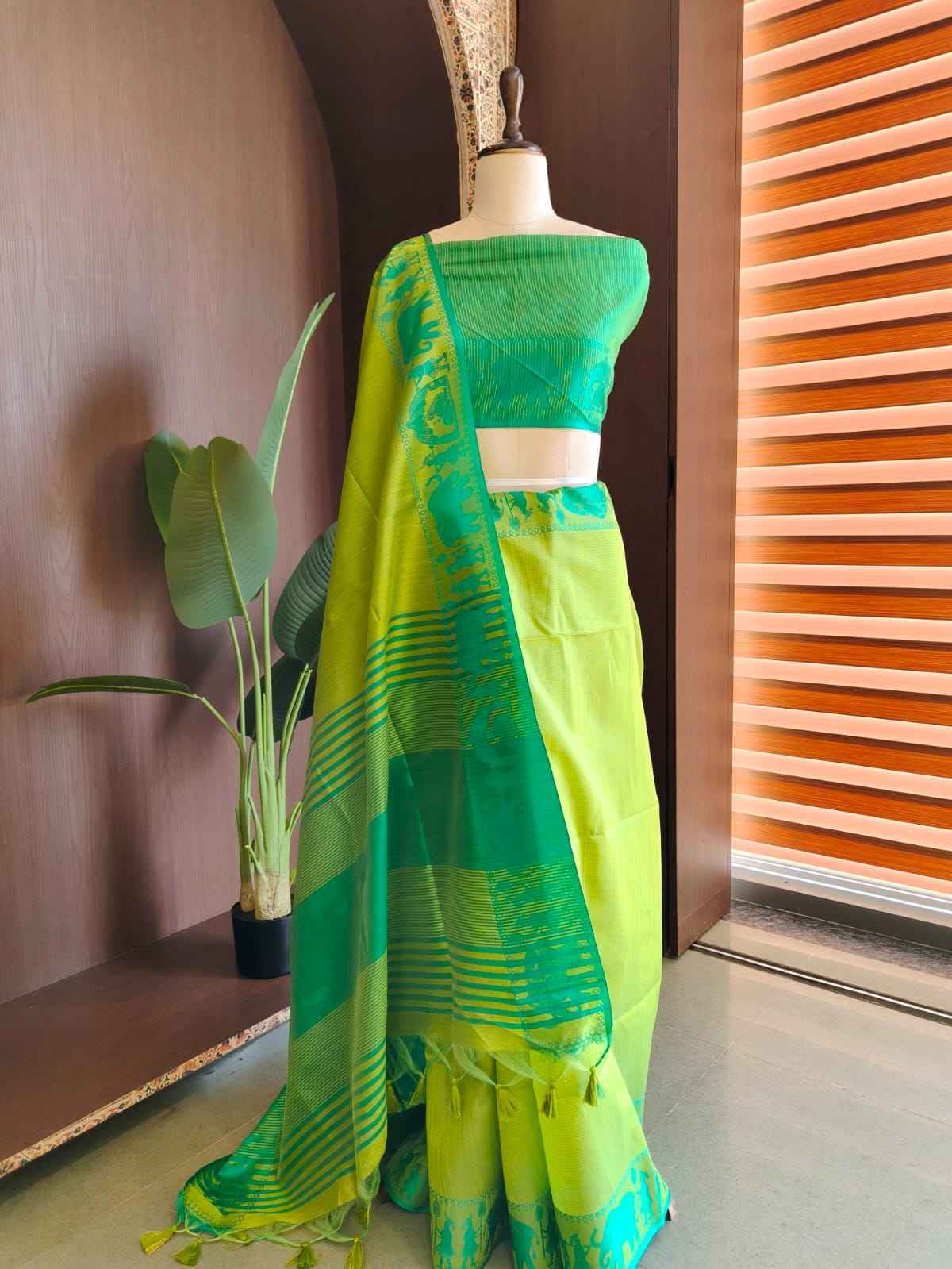 PREMIUM KHADI RAW SILK LINING ZARI WEAVING SAREE 