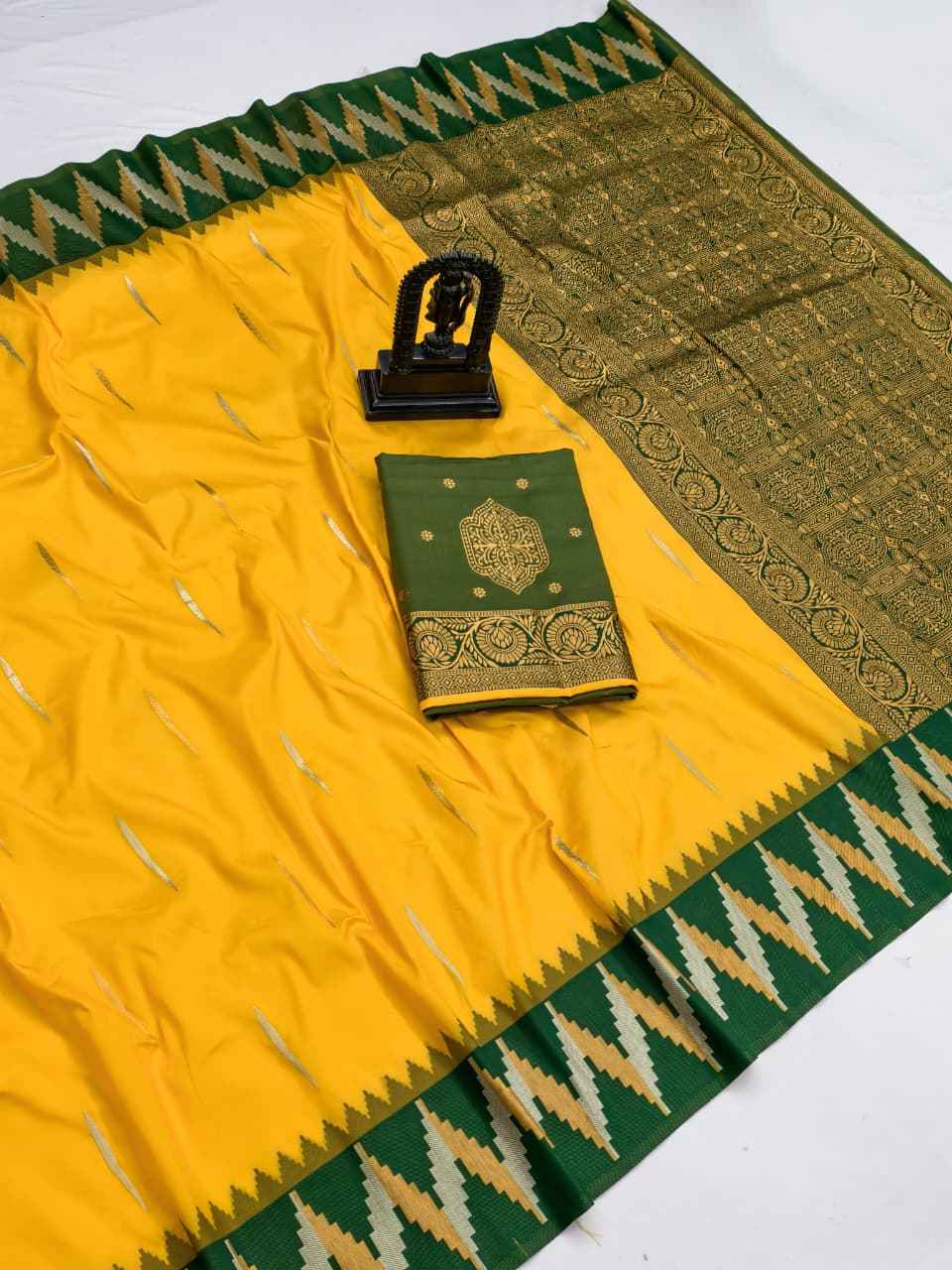 PURE SOFT BANARASI SILK GOLD AND SILVER ZARI WEAVING SAREE
