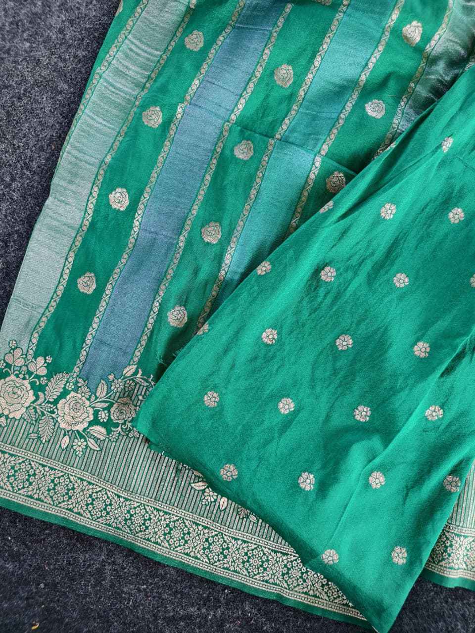 PURE SOFT VISCOSE ZARI PATTA FLOWER WEAVING SAREE
