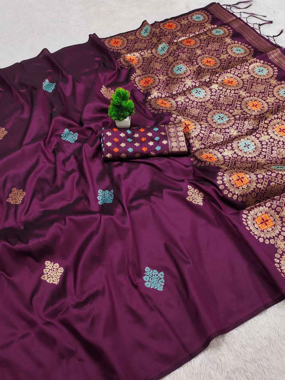 SOFT SILK JEQUARD WEAVING SAREE 