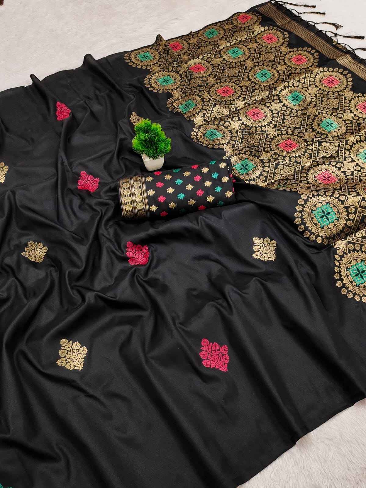 SOFT SILK JEQUARD WEAVING SAREE 