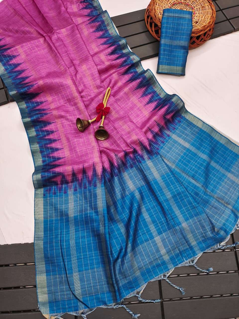 SOFT TUSSAR SILK ZARI WEAVING CHECKS PATTERN SAREE 1 