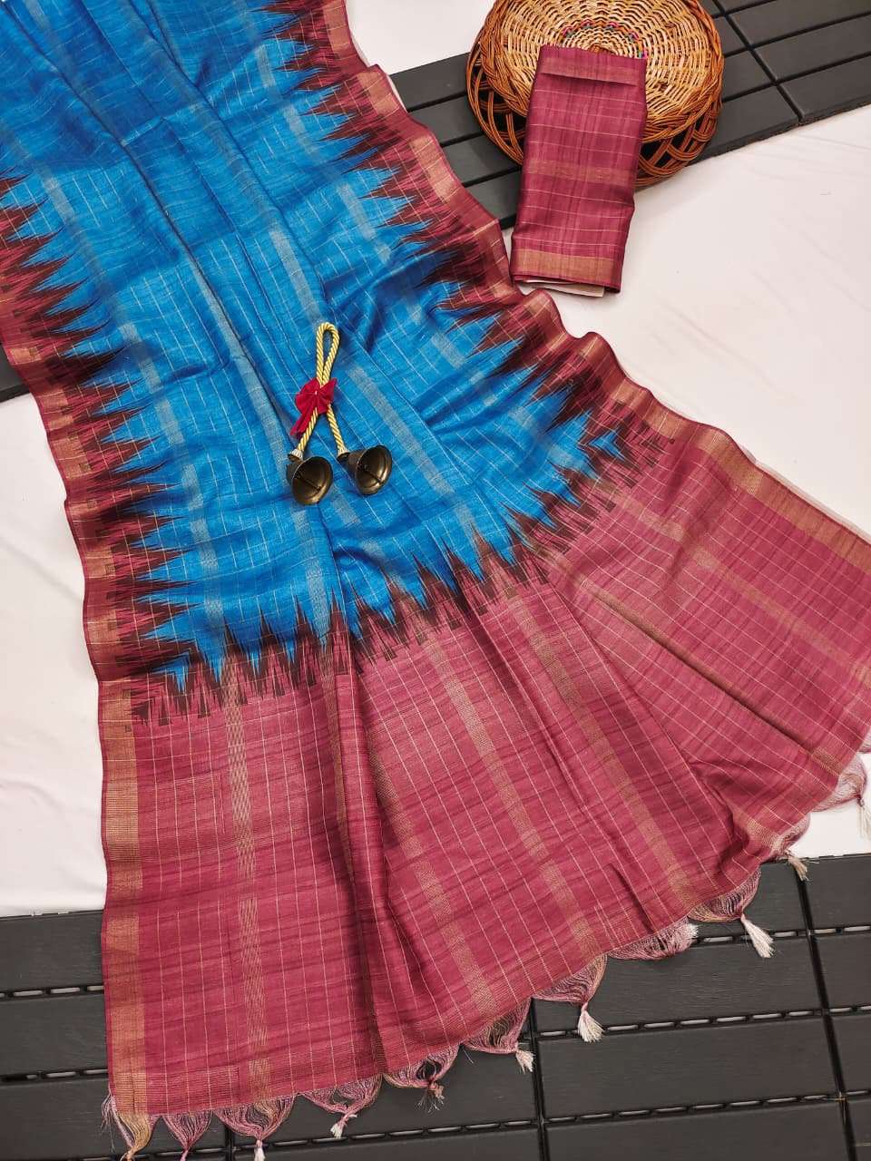 SOFT TUSSAR SILK ZARI WEAVING CHECKS PATTERN SAREE 1 