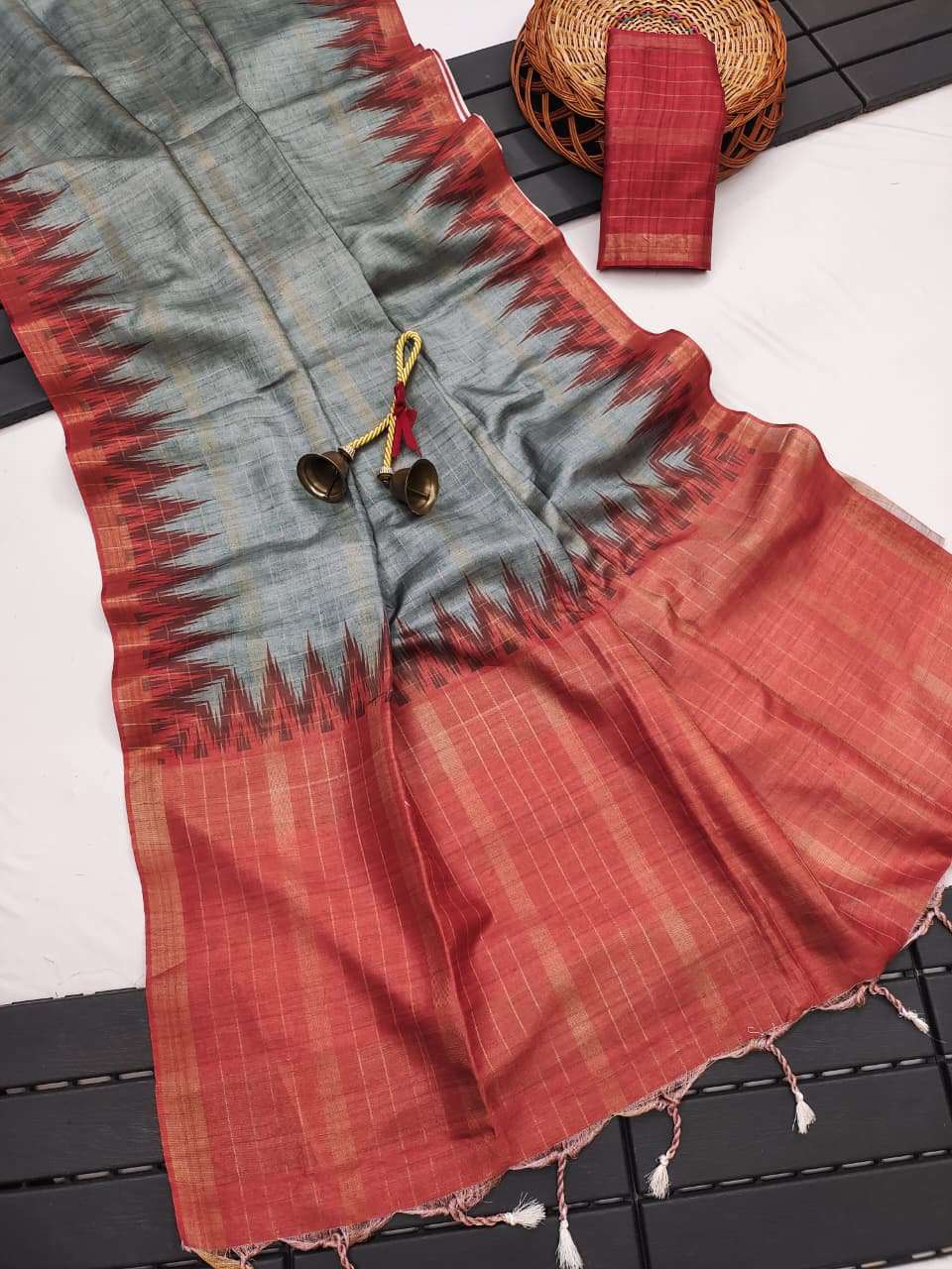 SOFT TUSSAR SILK ZARI WEAVING CHECKS PATTERN SAREE 1 