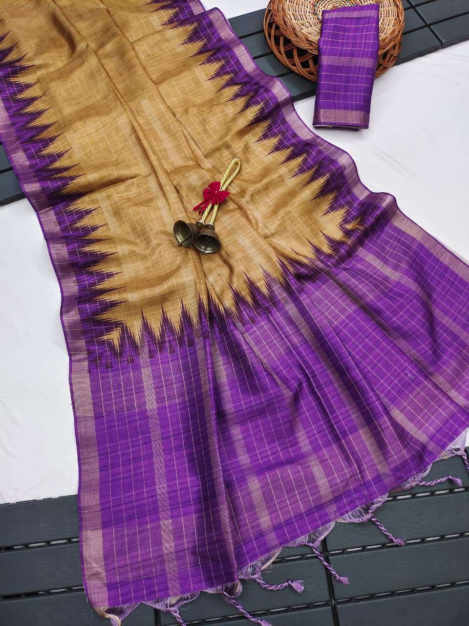 SOFT TUSSAR SILK ZARI WEAVING CHECKS PATTERN SAREE 1 