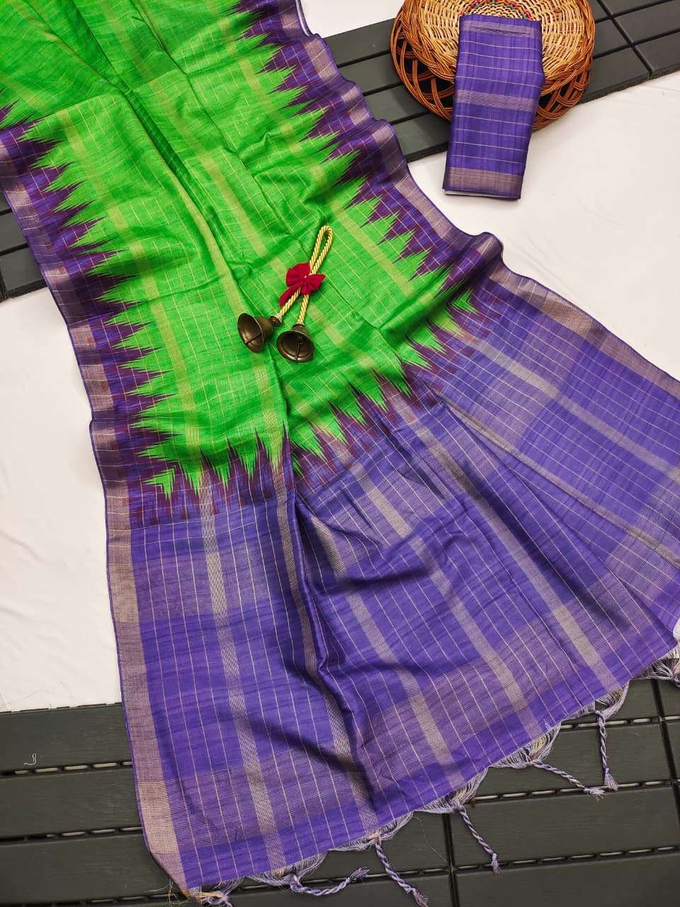 SOFT TUSSAR SILK ZARI WEAVING CHECKS PATTERN SAREE 1 