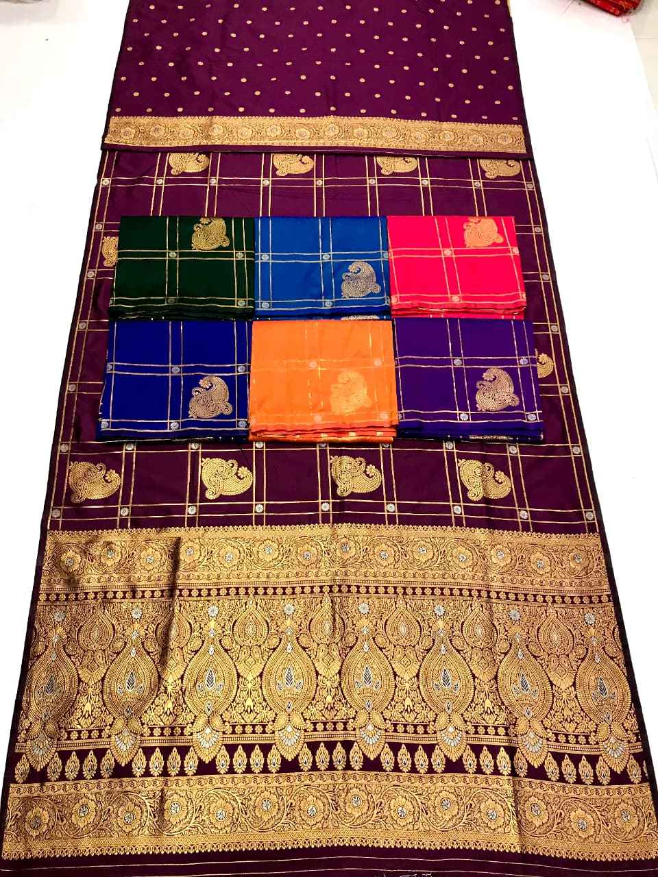 BANARASI SOFT SILK BUTTA CHECKED ZARI WEAVING SAREE 1