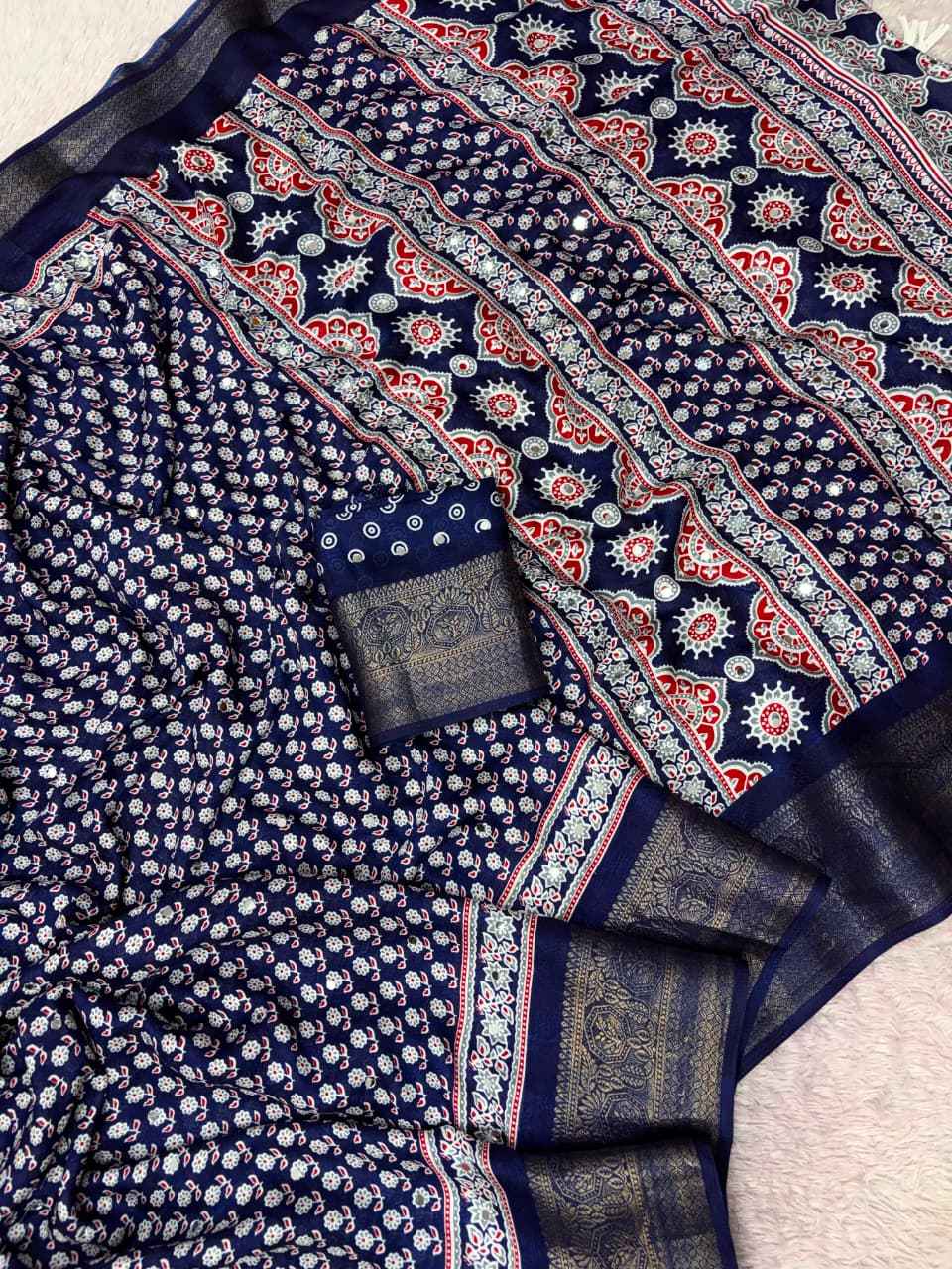 MASHMELOW JACQUARD BORDER MIRROR WORK SAREE 