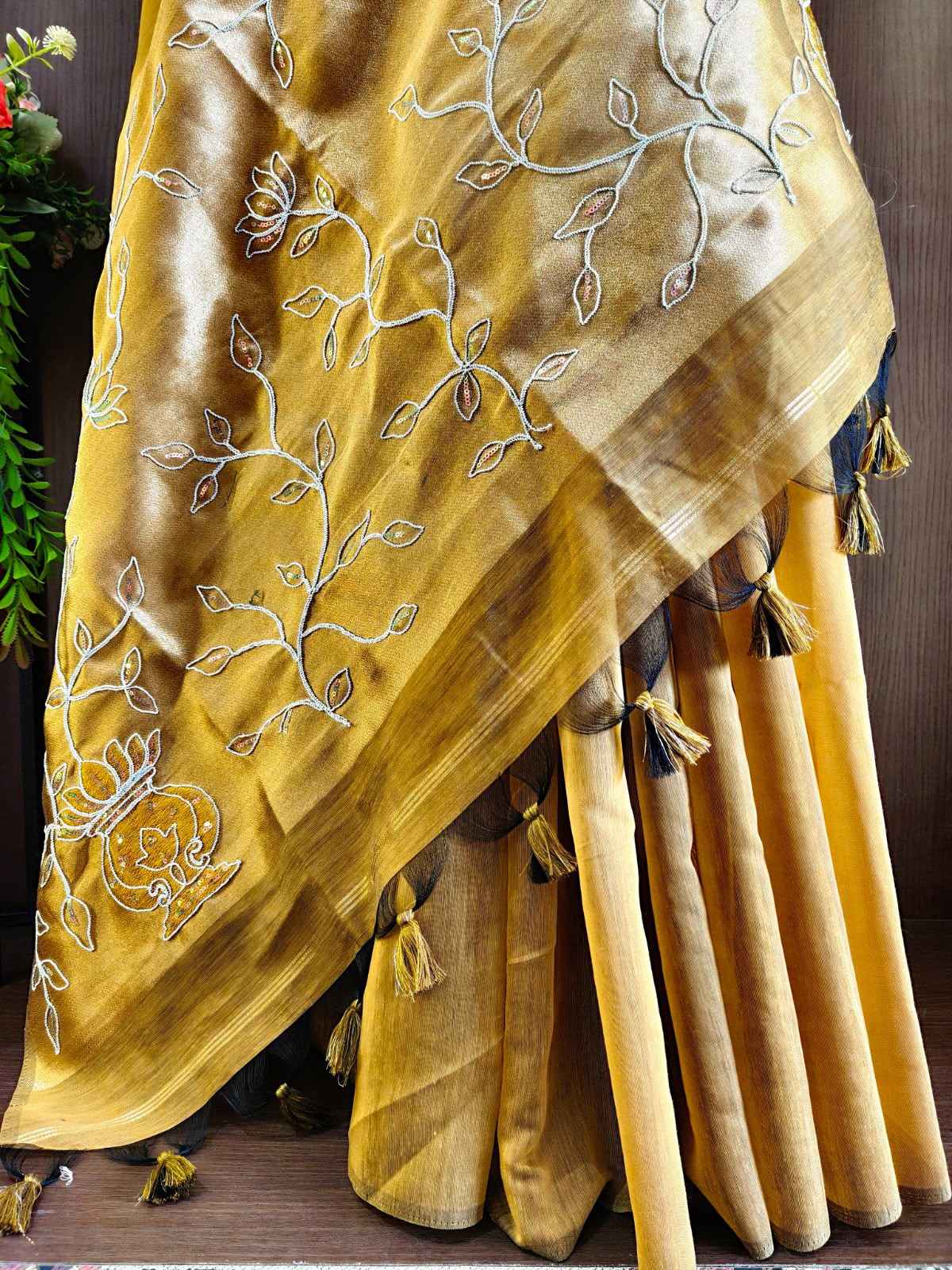 SOFT MUL COTTON AARI AND SEQUENCE EMBROIDERY WORK SAREE 