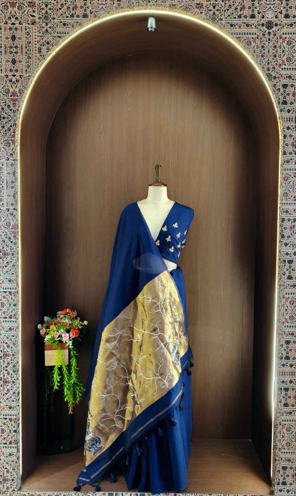 SOFT MUL COTTON AARI AND SEQUENCE EMBROIDERY WORK SAREE 
