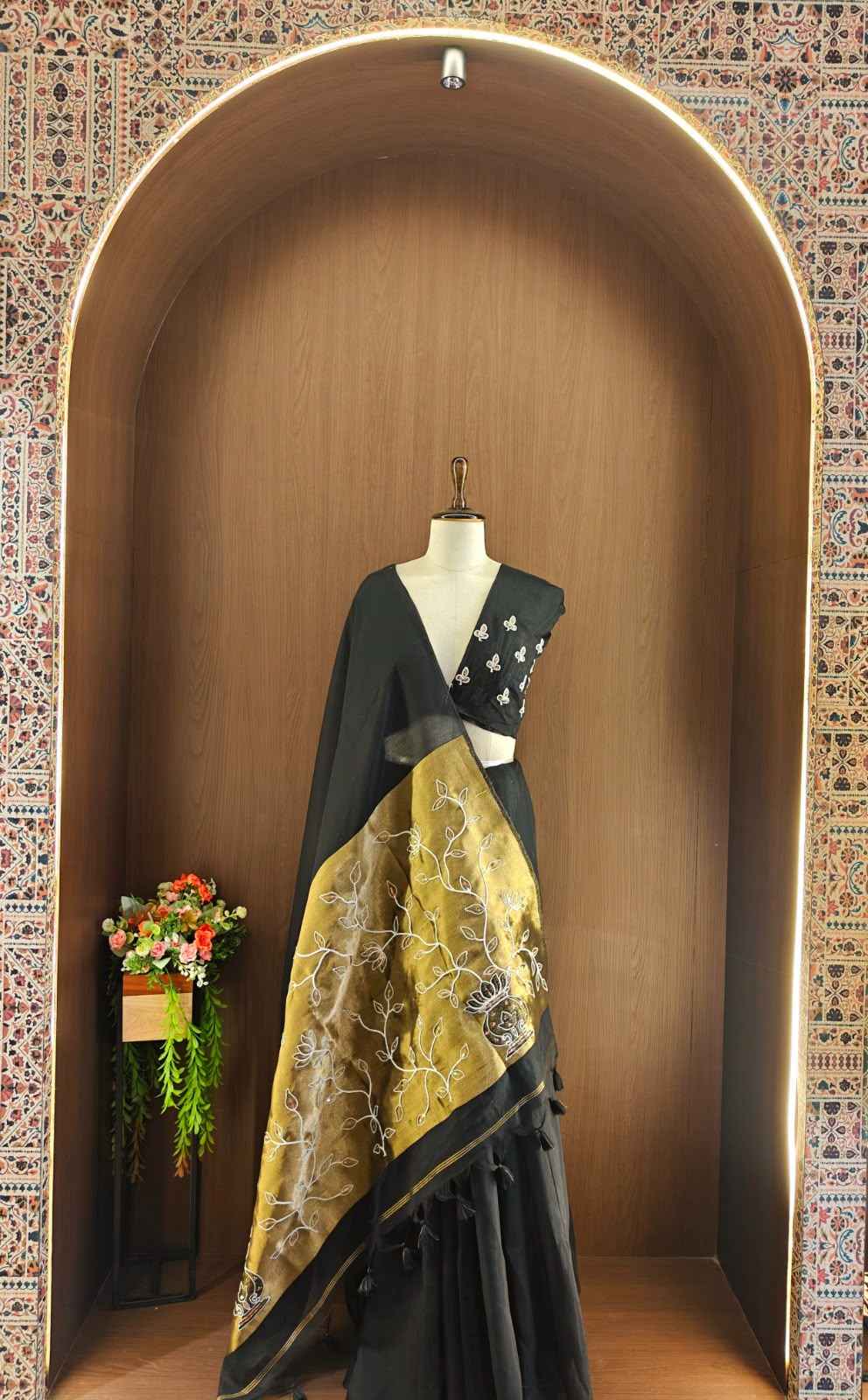 SOFT MUL COTTON AARI AND SEQUENCE EMBROIDERY WORK SAREE 