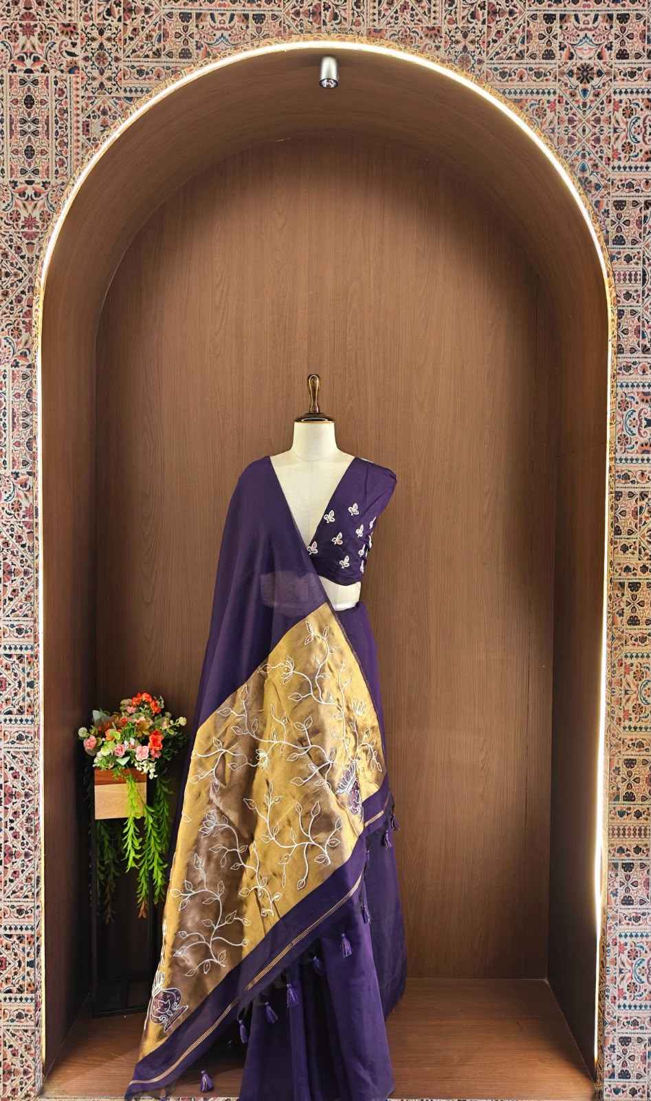 SOFT MUL COTTON AARI AND SEQUENCE EMBROIDERY WORK SAREE 